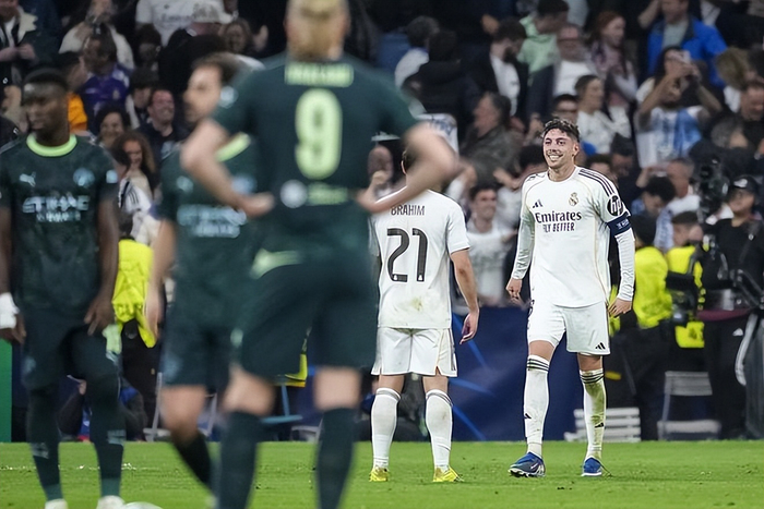 开云体育-英超6队欧冠遭重创！1/8决赛首回合0胜 3队濒临出局 8强或剩独苗|客场|曼城|切尔西|热刺|利物浦_新浪体育_新浪新闻